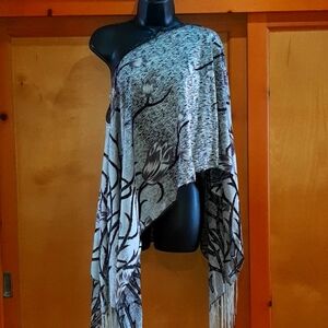 Chic Silver/Black/Gray Floral Women's Poncho